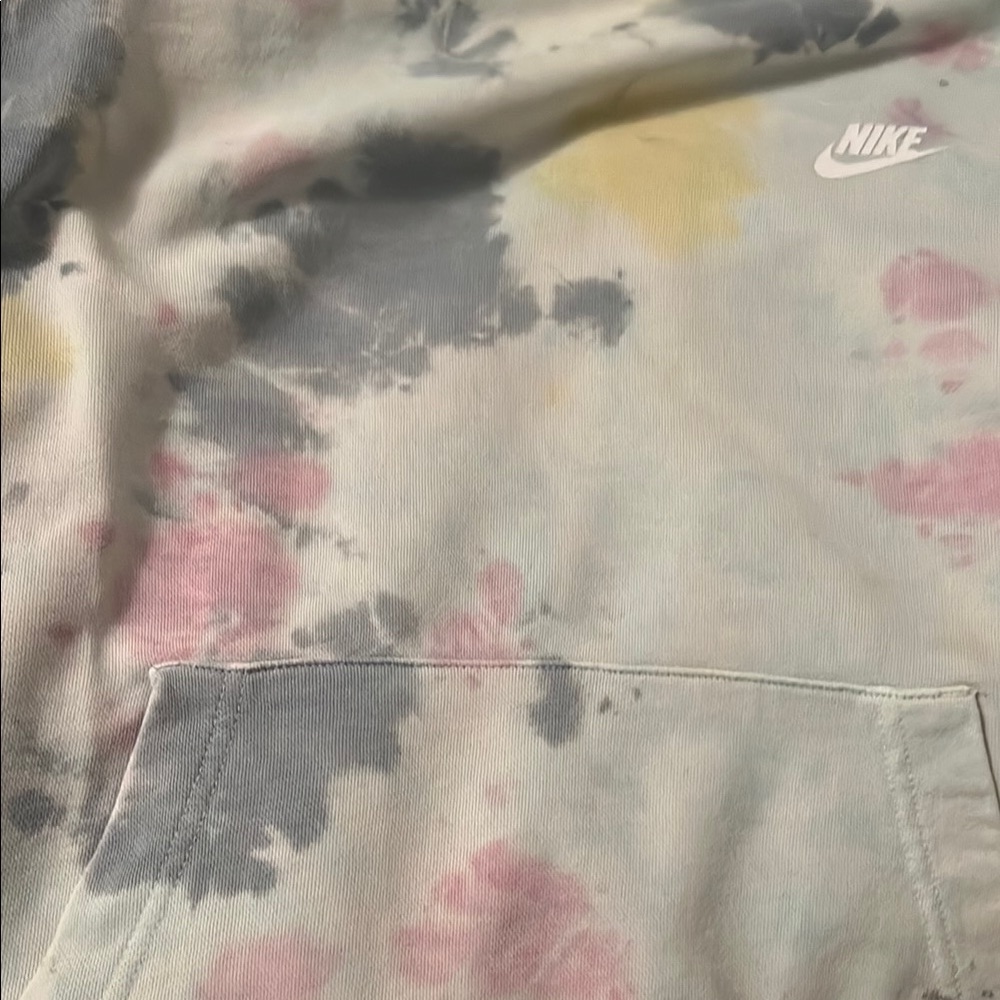 Nike Tie-Dye Sweatshirt
